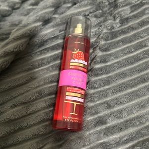 Strawberry pound cake bath and body works mist and lattafa yara perfume!